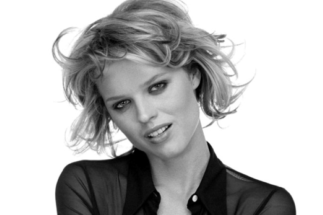 Eva Herzigova post
